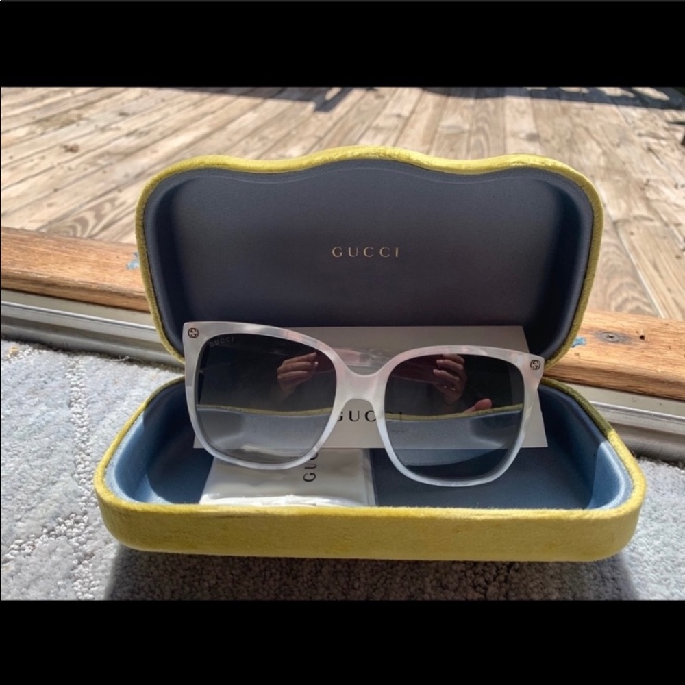 GUCCI White Mother of Pearl Cat-Eye Sunglasses - Picture 5 of 9